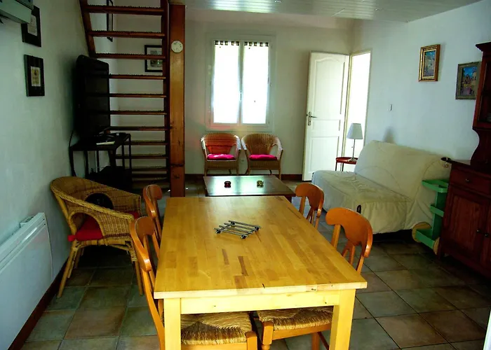 La Vigneronne Nyaraló *